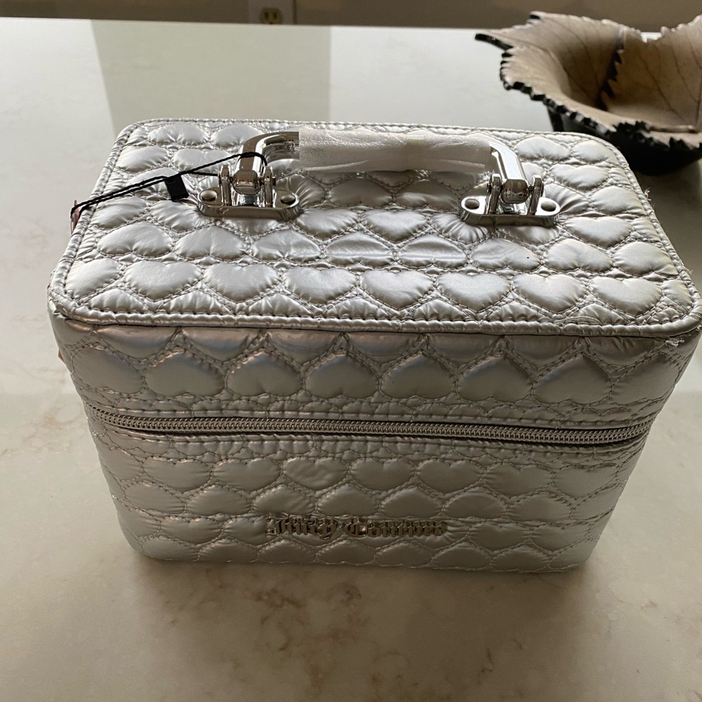 Juicy Couture Makeup Travel Bag BOUTIQUE Case Mirror Cosmetic Train Case Silver - Picture 2 of 11